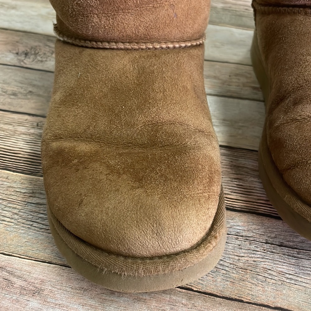 UGG Bailey 3 button boots Chestnut sheepskin - Picture 3 of 13